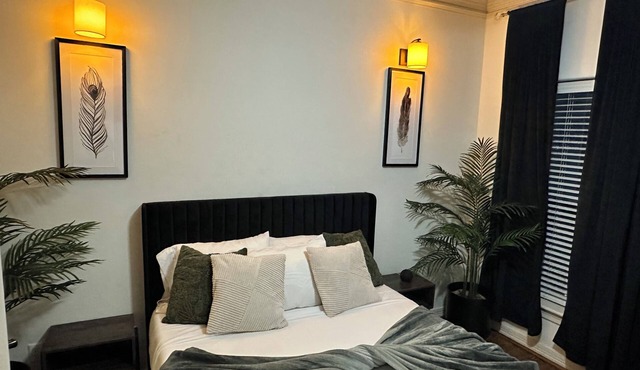 Charming 1-Bedroom Private Ensuite in Downtown HTX w. Free Wifi