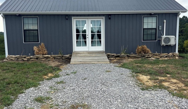 Charming 2-bedroom house on our farm with beautiful sunsets