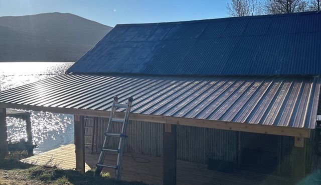 Charming 2-bedroom cabin in Larsen Bay with WiFi