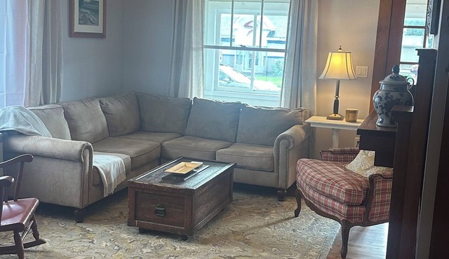 Charming 2-bedroom house with AC, WiFi in enchanting Skowhegan