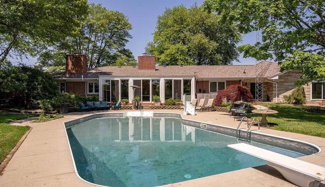 Charming 4-bedroomHorse Ranch farmhouse in enjoyable Lebanon with AC, Wifi