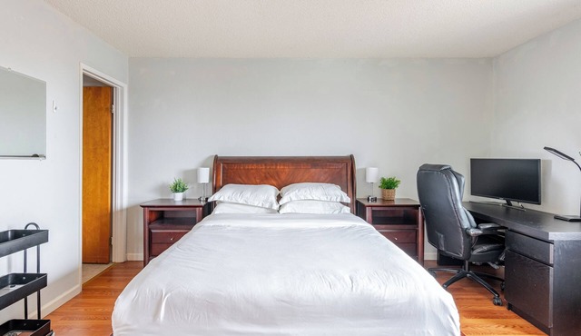Charming and Safe 3-Bedroom Apartment with 6 Beds, 2 Bath, AC, WiFi and Parking