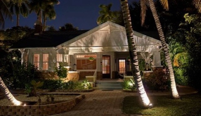 Charming & Comfortable, Historic, only 1/2 mile to vibrant downtown Ft. Myers