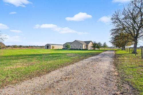 Charming country nest at Waller, TX