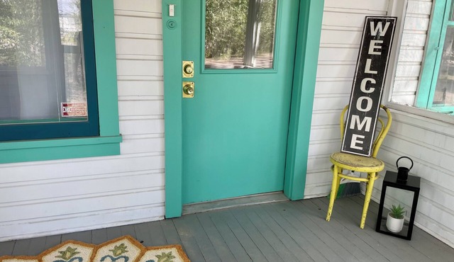 Charming Historic cottage close to downtown Fairbanks