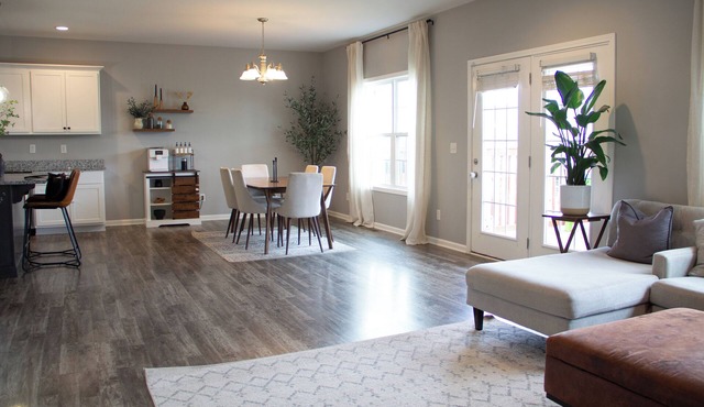 Charming, Large Home with Full Basement Retreat – Perfect for Families or Groups