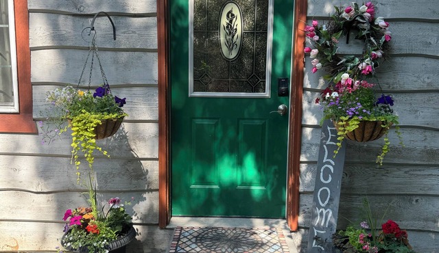 Charming little home near downtown Anchorage