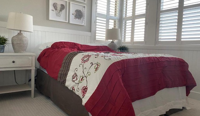 Charming One Bedroom in a New Modern Suburban House