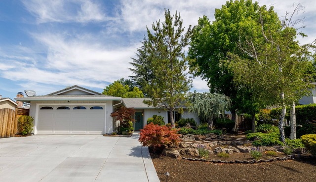 Cheerful 3bedrooms/2bathrooms Single Family House