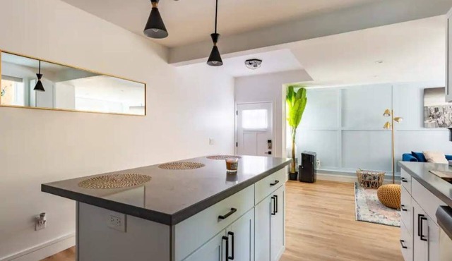Chic 2-bedroom guesthouse with on-premise parking.