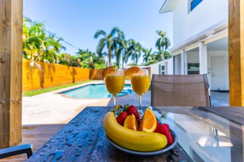 Chic Pompano Getaway - Pool Beach & Pickleball - Family in Pompano Beach