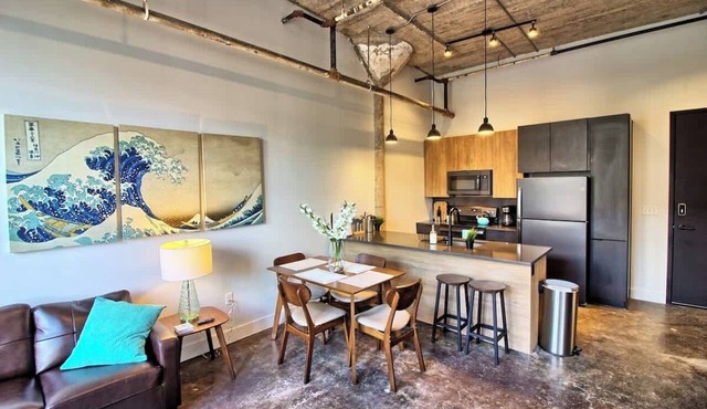 Chic Ultramodern Loft w/Designer Features+WD