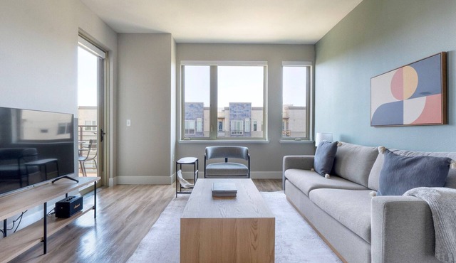 Classic Mountain View 2BR w/Gym & Pool, nr Restaurants, by Blueground