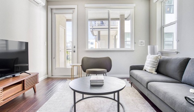 Classic Sunnyvale 1BR w/ Pool, W/D & Gym, near FB & Google, by Blueground