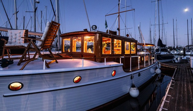 Classy, Century-Old San Francisco Bay Yacht w/optional cruise to Golden Gate