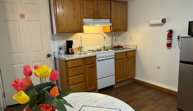 Clean and Quiet Studio Apartment A