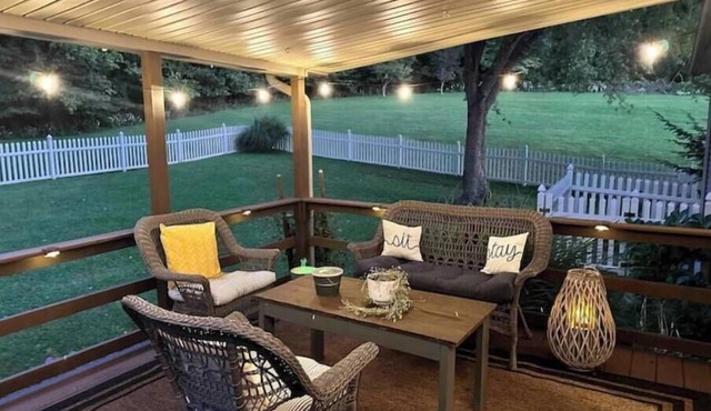 Close to Enchanted Acres wedding venue. 3 bedroom home.