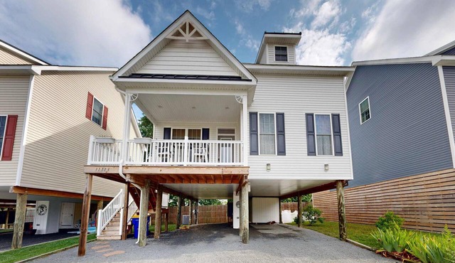 Coastal Cottage, screened porch, outdoor shower, fireplace, gas grill, close to beach
