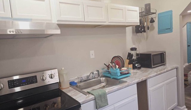 Comfy 1BR Apt. in Pleasant Ridge
