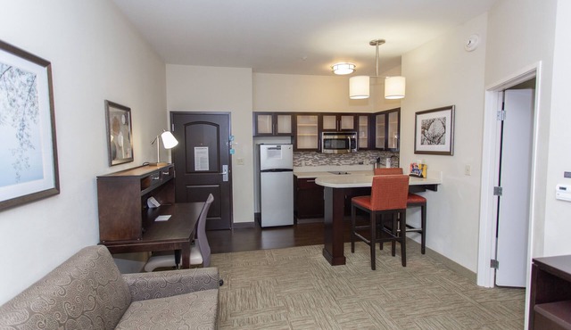 Comm Accessible 1BR King Suite | Breakfast Included in Bowling Green