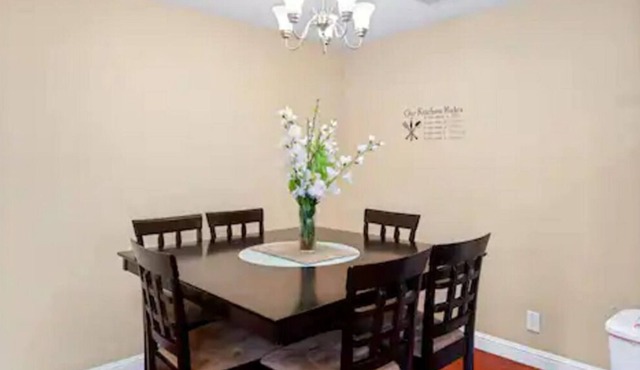 Convenient Modern COZY 4BA/2BR Hidden GEM