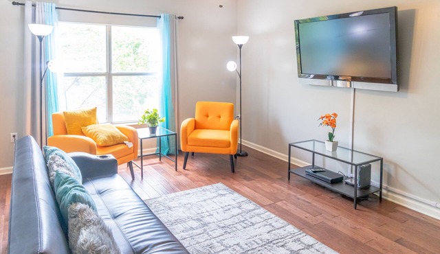 Convenient, Vibrant Downtown Condo full of amenities near Beale St. in Memphis
