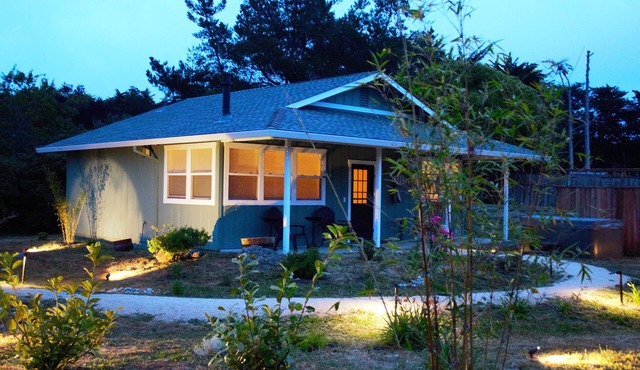 Cottage Nestled Away in Point Reyes Village