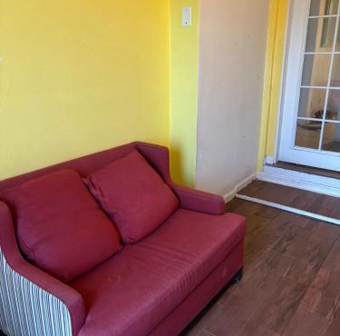 Cottage with French doors and tons of sunlight