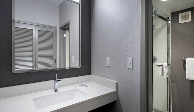 Courtyard by Marriott Norwalk in Norwalk