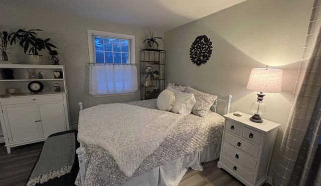 Cozy 1-bdrm studio in beautiful Biddeford- Biddeford Pool. Minutes to beaches.