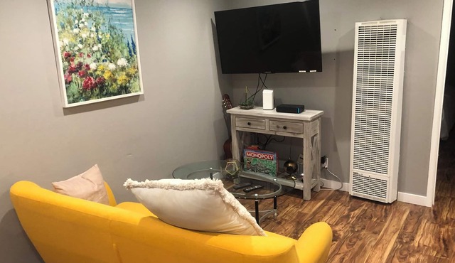 Cozy 1-BR unit, great for working at home & small patio to enjoy your coffee