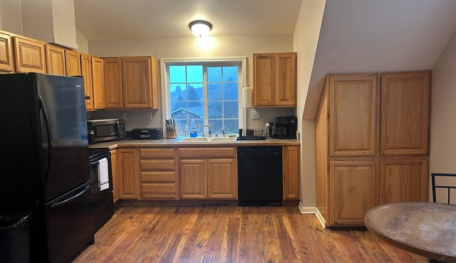 Cozy 2-bedroom apartment in charming Kodiak