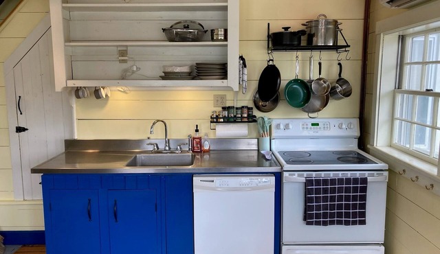 Cozy 2 Bedroom Vinalhaven In-Town Pleasant St Home