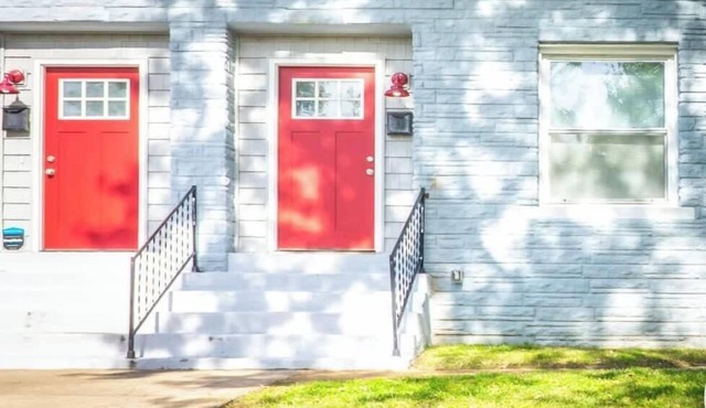 Cozy 3BR Townhome Perfect Location ABODEbucks