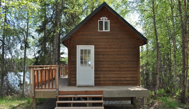 Cozy Cabin on a Beautiful Lake with Big Parking