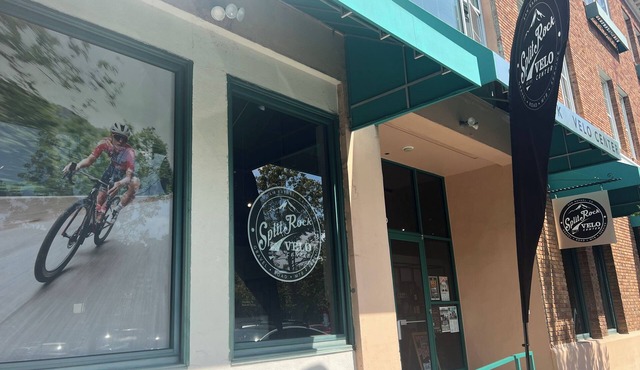 Cozy cottage in bustling downtown San Rafael