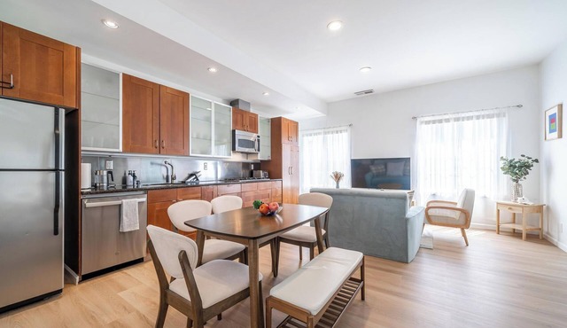Cozy Designer 3BR 7-mins to Oakland Airport