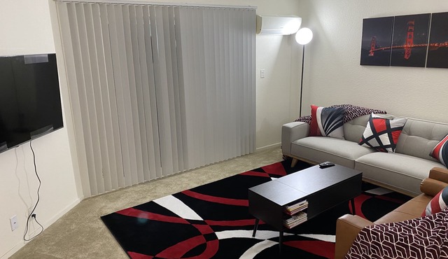 "Cozy Haven: Your Urban Retreat"