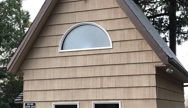 Cozy Ketchikan cabin