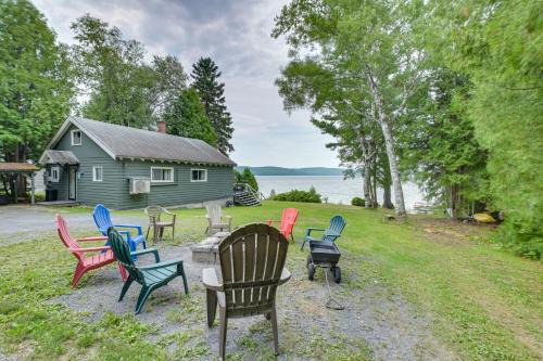 Cozy Maine Lakefront Cabin Rental