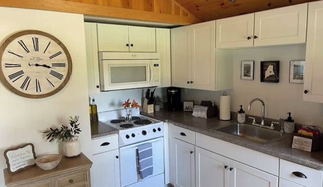 Cozy MaineStay Cottage #1 Hampden/Bangor