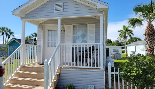 Cozy Tiny Home in North Fort Myers!