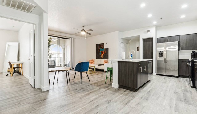CozySuites Glendale by the stadium with pool! 31