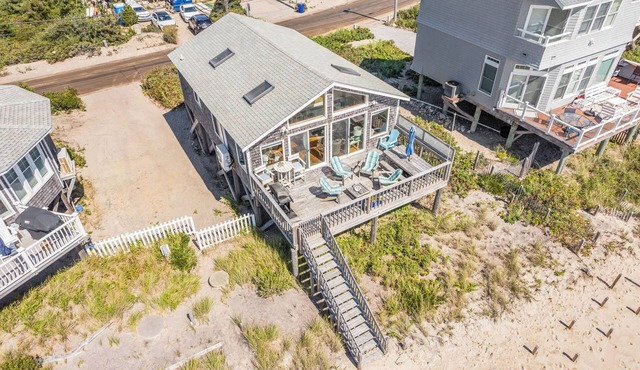 Direct Oceanfront on Charleston Beach!