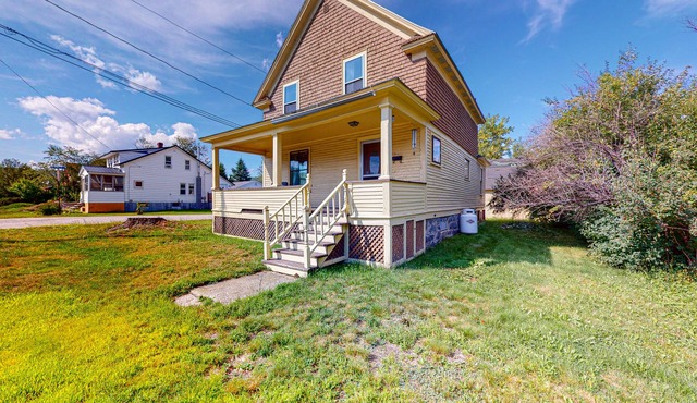 Dog-friendly getaway with porch, yard, & full kitchen - near ATV trails