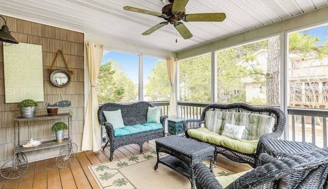 Dog-friendly South Bethany gem near the beach with central AC & fast WiFi