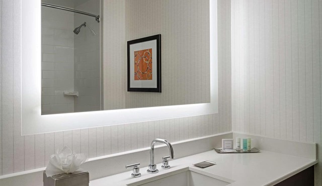 DoubleTree by Hilton Hotel Bristol, Connecticut in Bristol