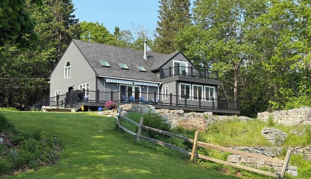 DownEast ocean bay waterfront home sleeps 6. 35 min. to Acadia and Bar Harbor.