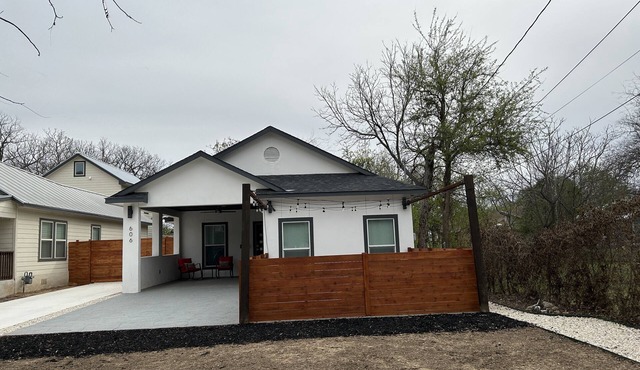 Downtown 3bd 2bth, walk to Riverwalk, Southtown!