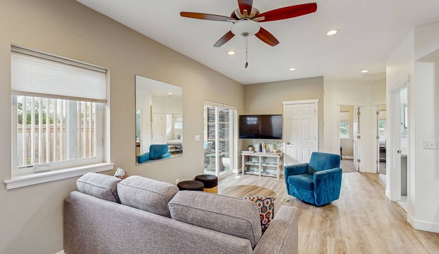 Downtown Anchorage Retreat – 2 Full Kitchens, Coffee Bar & Wheelchair Accessible